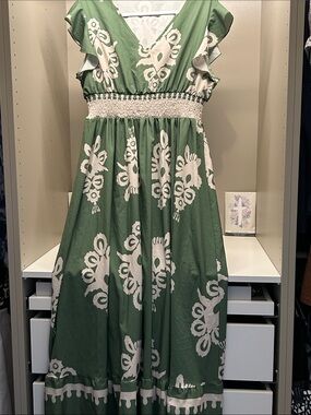 Beautiful Green Maxi Dress w/ Cap Sleeves Size XL